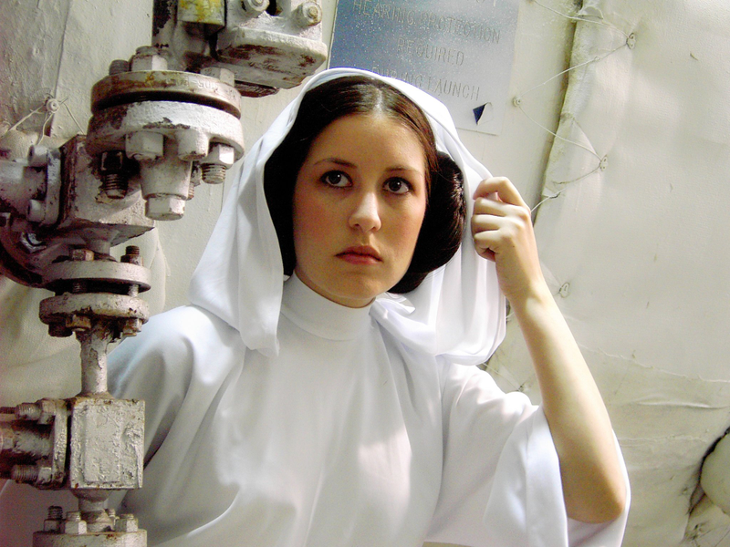 Illustration for article titled Elegant Princess Leia Cosplay for a More Civilized Age
